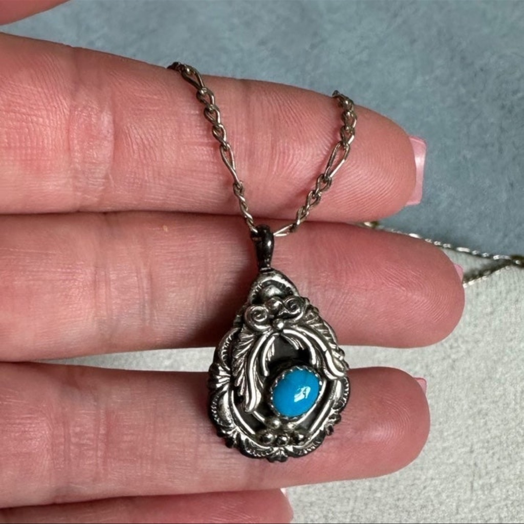 Vintage Sterling Silver Turquoise Pendant Necklace 50$